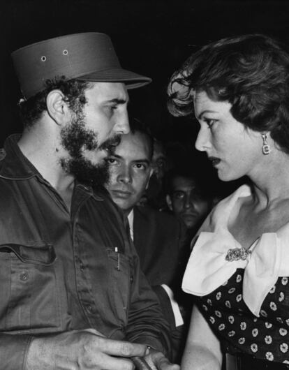 La estrella del celuloide conversa con Fidel Castro.