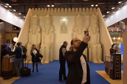 Egipto acude a Fitur 2018 presentando uno de los grandes estrenos del año que viene: el Gran Museo Egipcio, levantado junto a las pirámides de Giza, cerca de El Cairo. En su estand (pabellón 6) podremos hacernos un 'selfie' junto a una réplica dle templo de Abu Simbel, en Nubia, al sur de Egipto.