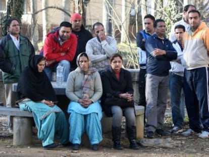 Familiares y miembros de la comunidad sij de Olot.