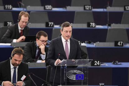 El presidente del BCE, Mario Draghi, ante el Parlamento Europeo.  / AFP