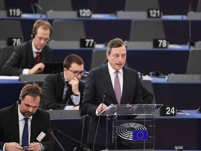 El presidente del BCE, Mario Draghi, ante el Parlamento Europeo.  / AFP