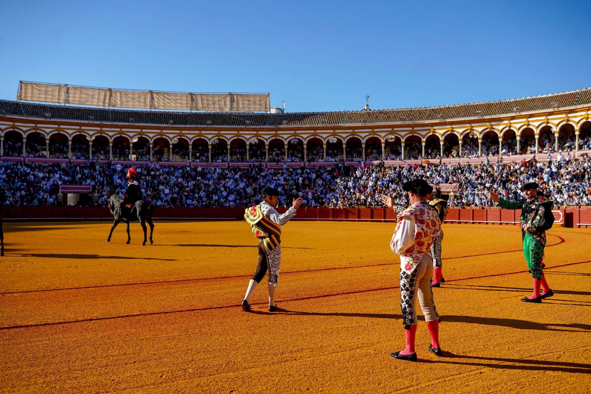 Tarde de toros en la plaza de La Maestranza.