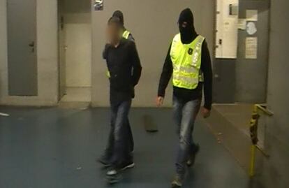Moment de la detenció del presumpte gihadista.