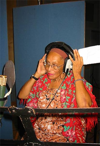 La cantante Omara Portuondo, durante la grabación de <i>Cuba le canta a Serrat.</i>