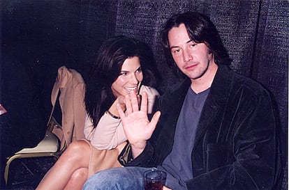 Sandra Bullock y Keanu Reeves en 1996.