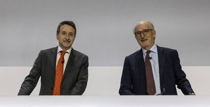 Josu Jon Imaz, consejero delegado de Repsol y Antonio Brufau, presidente.