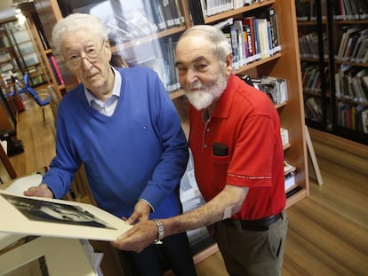 Leopoldo Zugaza (izquierda) y Ram&oacute;n Serras, fundadores del Photomuseum de Zarautz.