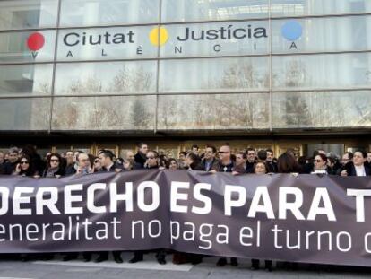 Protesta de abogados del turno de oficio por los recortes en sus honorarios, el jueves 19 de enero.