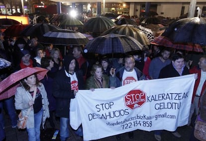 Varios miles de personas se manifestaron anoche en Barakaldo en memoria de Amaya Egaña y para reclamar cambios legales.