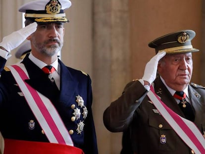 Felipe VI y Juan Carlos I, durante la Pascua Militar de 2018.