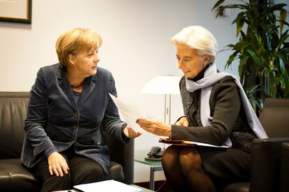 Angela Merkel y Christine Lagarde. / REUTERS