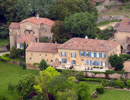Vista aérea de Château Miraval, la finca de viñedos al sur de Francia que compraron Brad Pitt y Angelina Jolie.