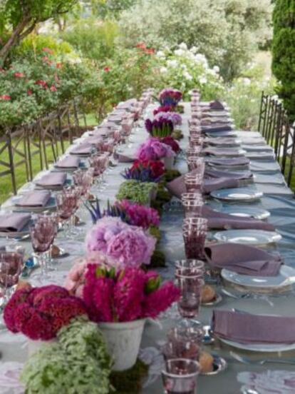 Mesa con flores en el centro, de Francis Yanes, de The Flowers Room.