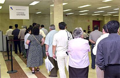 Una oficina madrileña de Hacienda recibía esta mañana a los últimos contribuyentes.