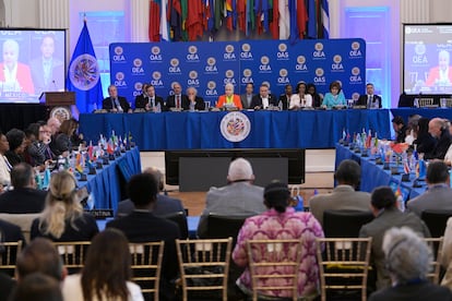 Integrantes de la OEA participan en la sesión para la elección del secretario adjunto este lunes, en Washington.