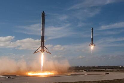 Los "Boosters" del Falcon Heavy de retornando a la base