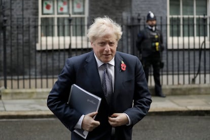 Boris Johnson a las puertas del 10 de Downing Street en Londres.