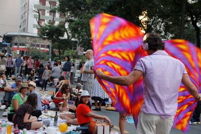 Piquenique na Rua Augusta, no centro de São Paulo, durante a Virada Sustentável de 2013.