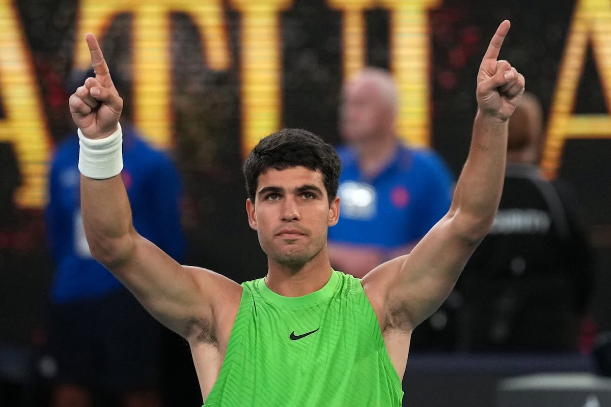 A qué hora juega Carlos Alcaraz la final del Open de Australia contra Novak  Djokovic? | Tenis | Deportes | EL PAÍS