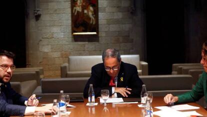 Quim Torra, durante la reunión que mantuvo este sábado con su vicepresidente y varios alcaldes de capitales catalanas.