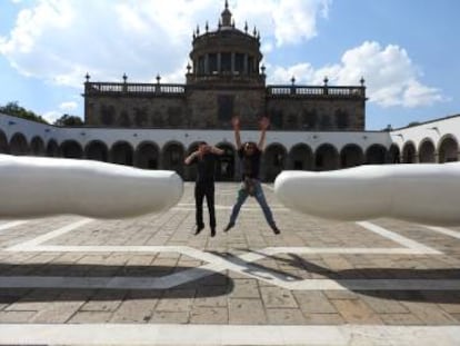 Visitantes en una exposición reciente en el Hospicio Cabañas, en Guadalajara (México).