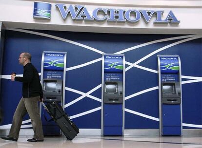 Cajeros de Wachovia en un aeropuerto de Atlanta (EE UU).