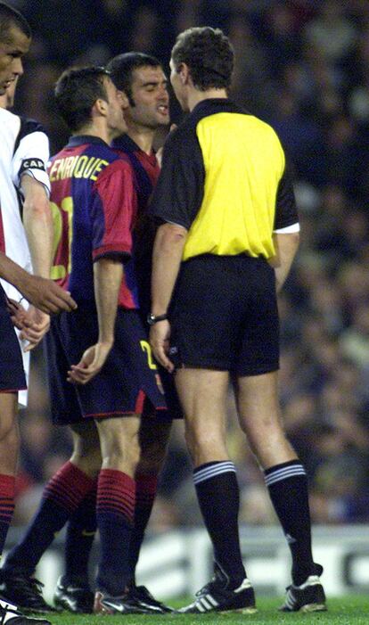 2001. Semifinals de la Copa de la UEFA. Barça (0) - Liverpool (0). A la imatge, Luis Enrique i Josep Guardiola.