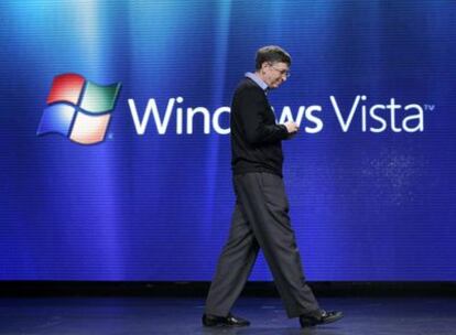 Bill Gates durante la presentación ayer del nuevo sistema operativo de Microsoft, Vista, que por fin está disponible desde hoy en las estanterías de los principales comercios de todo el mundo. Según Bill Gates, se han invertido más de 20.000 millones de dólares y casi seis años de trabajo en el desarrollo de Vista y el nuevo Office 2007.