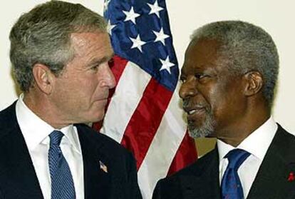 El presidente de Estados Unidos, George Bush, y el secretario general de la ONU, Kofi Annan, ayer en Nueva York.