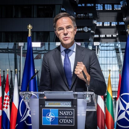 BRUSELAS, 10/09/2025.- El secretario general de la OTAN, Mark Rutte, afirmó este miércoles que la violación del espacio aéreo de Polonia la pasada noche por drones rusos "no es un incidente aislado" y se "está analizando", sin entrar en si fue una acción intencionada. "Se está llevando a cabo una evaluación completa del incidente. Lo que está claro es que la violación de anoche no es un incidente aislado", dijo Rutte en una breve declaración a la prensa en la sede de la Alianza tras una reunión del Consejo del Atlántico Norte solicitada por Varsovia. EFE/ OTAN - SOLO USO EDITORIAL/SOLO DISPONIBLE PARA ILUSTRAR LA NOTICIA QUE ACOMPAÑA (CRÉDITO OBLIGATORIO) -