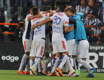 Pachuca venci&oacute; a Santos Laguna en los cuartos de final. 