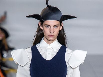 Loewe: minimalismo y los sombreros más llamativos de París