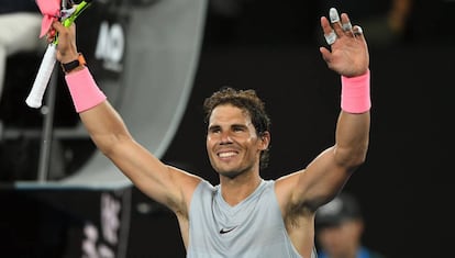 Rafa Nadal celebra su victoria ante el dominicano Víctor Estrella