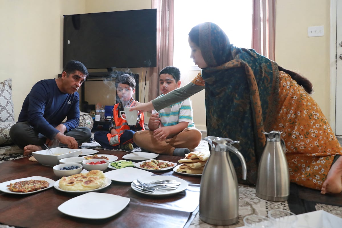 La angustiosa cotidianeidad de las familias afganas, bajo la amenaza de ser deportados de Estados Unidos
