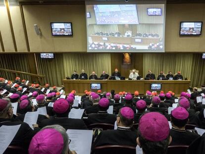 El Papa clausura una asamblea ordinaria de obispos el 27 de octubre. 