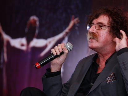 El músico argentino Charly García durante una conferencia de prensa en 2010.