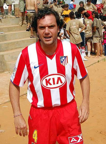 Carlos Clemente, durante un partidillo benéfico en Senegal.