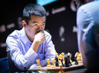 Liren Ding, durante su partida de hoy con Vachier-Lagrave