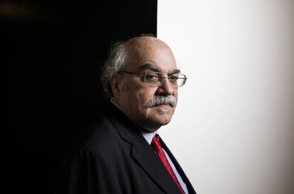 Andreu Mas-Colell, després de l'entrevista.