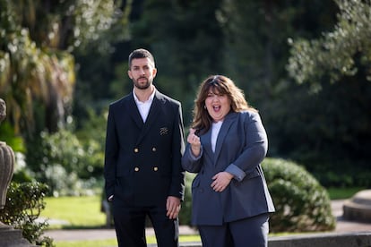 El presentador y cómico David Broncano y la 'influencer' Lala Chus durante el encuentro con los galardonados de los Premios Ondas, en el Palacete Albéniz de Barcelona.