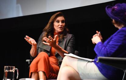 Caitlyn Jenner conversa con Patt Morrison en el foro de ideas de The New York Tiime