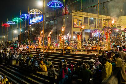 Ceremonia del Aarti en Benarés.