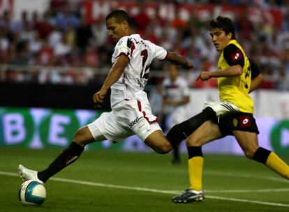 El brasileño culminó una jugada personal y adelantó a los sevillistas cuando se iba a cumplir la primra hora de juego.