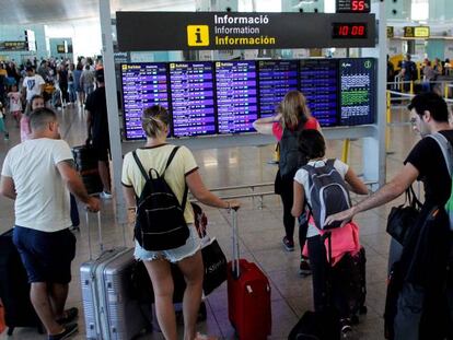 Viajeros en el Aeropuerto del Prat