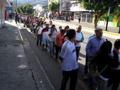 Assim foi o primeiro dia de trânsito maciço na fronteira, autorizado pelo presidente Nicolás Maduro