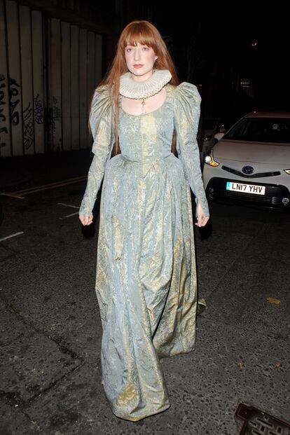 Nicola Roberts se inspiró para su disfraz en la reina Elisabeth I, del siglo XVI.