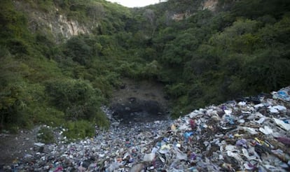 Vista del basurero municipal de Cocula, Guerrero, donde según la PGR fueron asesinados los estudiantes desaparecidos.