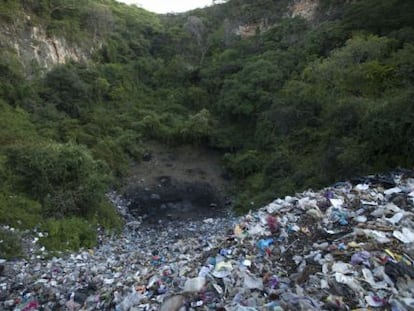 Vista del basurero municipal de Cocula, Guerrero, donde según la PGR fueron asesinados los estudiantes desaparecidos.