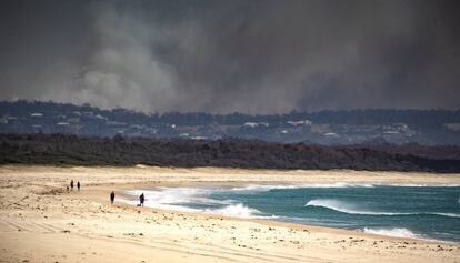 Incendios forestales en Tuncurry (Australia), este sábado.
