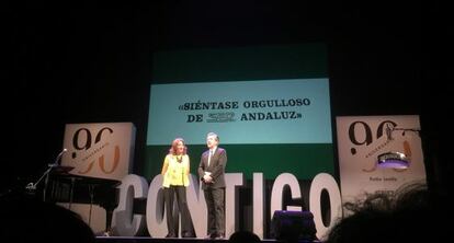 Mar&iacute;a Esperanza S&aacute;nchez e I&ntilde;aki Gabilondo en un momento del evento.